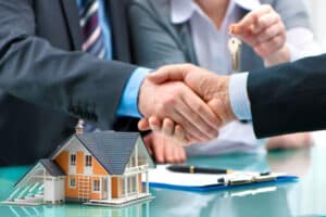 Gestion immobilière locative : pourquoi confier votre bien à une agence ?