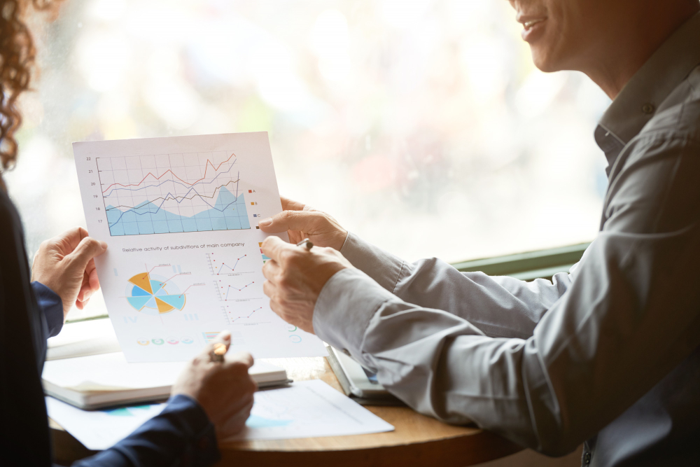Entrepreneurs voici comment analyser la concurrence et les besoins clients pour réussir votre lancement